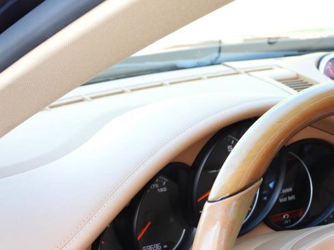Used 2014 Porsche Panamera 4 AWD/4WD image 64