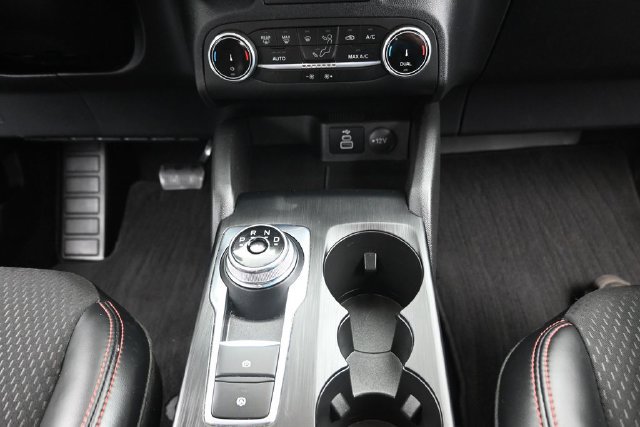 Used 2025 Ford Escape ST-Line AWD/4WD image 32