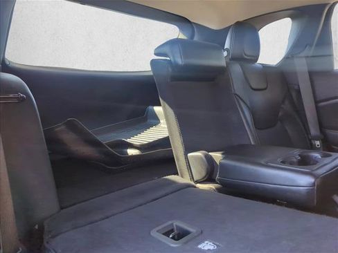 Used 2019 Jeep Cherokee Limited image 24