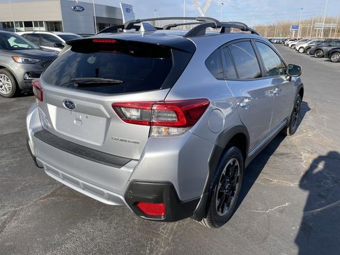 Used 2022 Subaru Crosstrek 2.0i Premium w/ Moonroof Package image 7