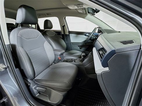 Used 2024 Volkswagen Taos SE image 26