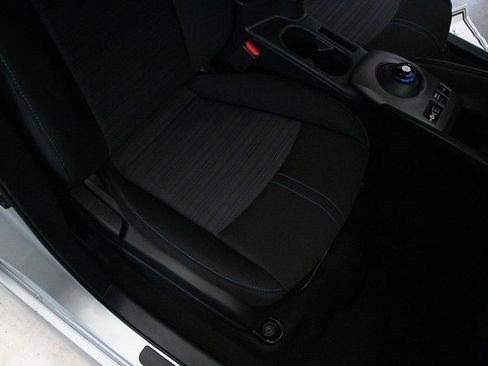 Used 2024 Nissan Leaf S image 17