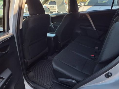 Used 2018 Toyota RAV4 LE w/ All Weather Liner Package FWD image 23