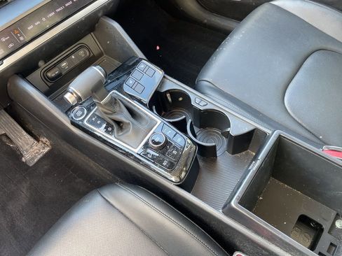 Used 2024 Kia Sportage EX image 9