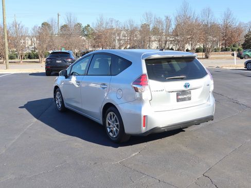 Used 2015 Toyota Prius V Four image 8