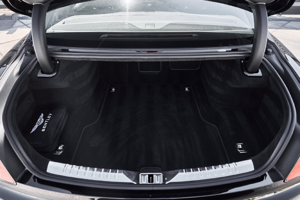 Used 2024 Bentley Flying Spur V8 AWD/4WD image 18