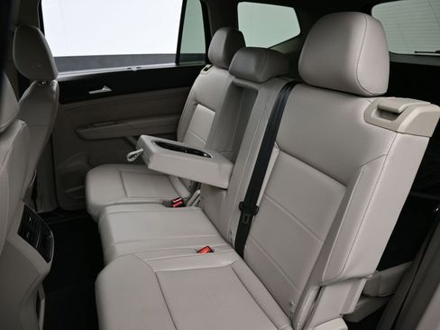 Used 2023 Volkswagen Atlas SEL R-Line image 39