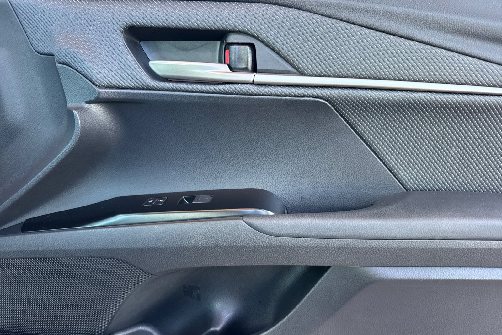 Certified 2025 Toyota Camry SE FWD image 21