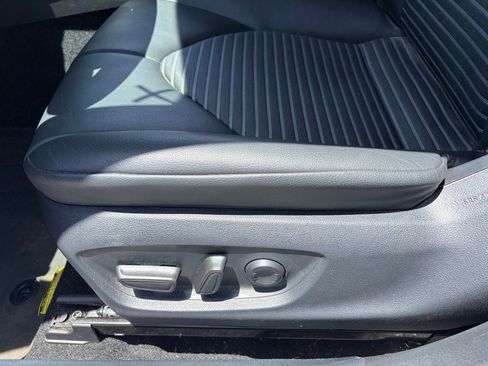 Used 2024 Toyota Camry SE FWD image 5