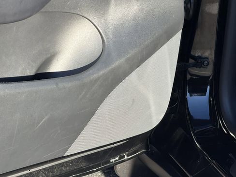 Used 2021 Tesla Model Y Performance image 24