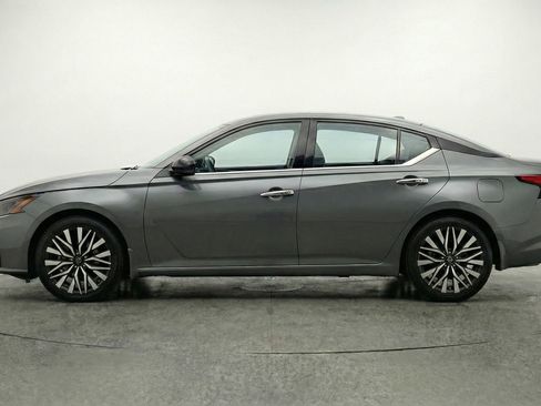 Used 2025 Nissan Altima 2.5 SV image 5
