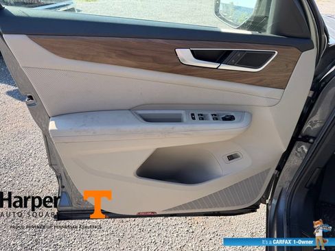 Used 2024 Volkswagen Atlas SE FWD image 19