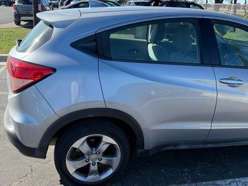 Used 2018 Honda HR-V LX image 6