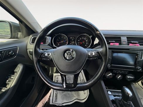 Used 2016 Volkswagen Jetta SEL FWD image 13