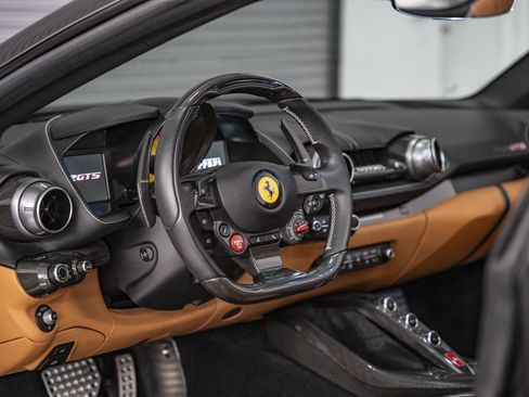 Used 2023 Ferrari 812 GTS RWD image 38