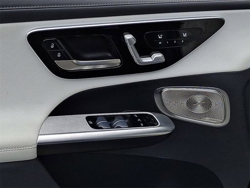 Used 2023 Mercedes-Benz GLC 300 4MATIC image 13