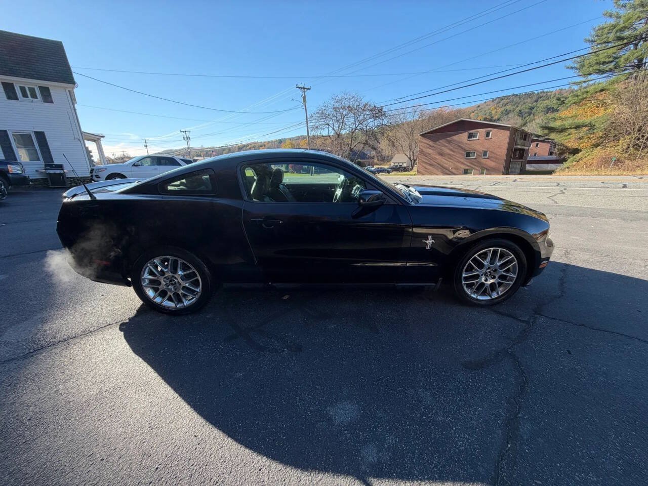 Used 2012 Ford Mustang Premium RWD image 2