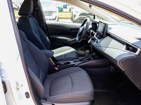 Used 2022 Toyota Corolla LE FWD image 10