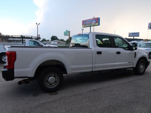 Used 2019 Ford F250 XL w/ Power Equipment Group RWD image 4