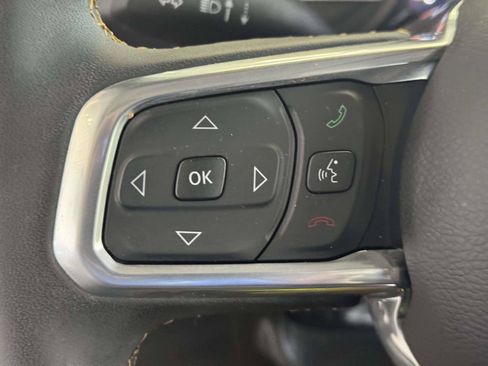 Used 2025 Jeep Wrangler Unlimited Sahara AWD/4WD image 20