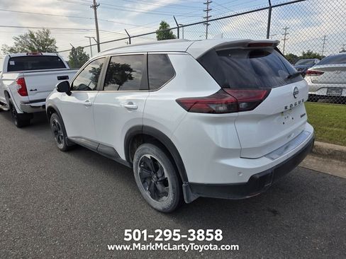 Used 2024 Nissan Rogue SV w/ SV Premium Package AWD/4WD image 8