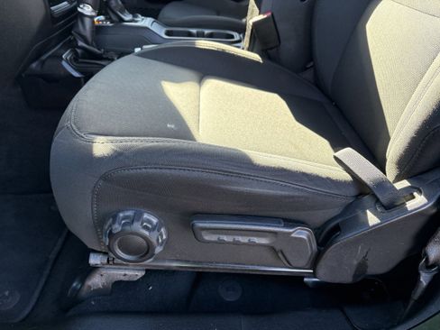 Used 2021 Jeep Wrangler Unlimited Sport image 27