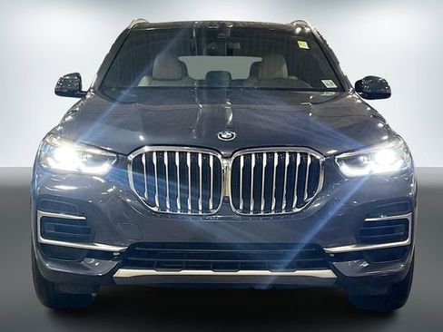 Used 2022 BMW X5 xDrive45e w/ Premium Package image 2