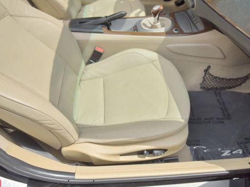Used 2003 BMW Z4 2.5i image 38