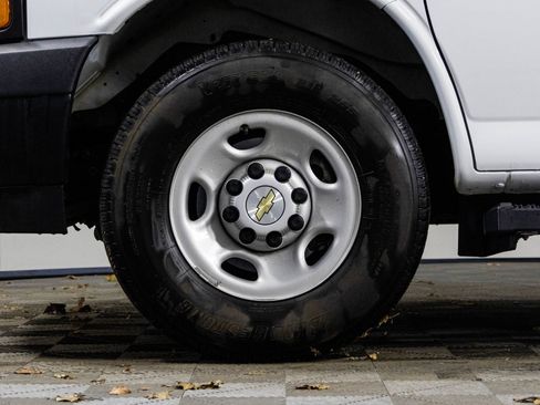 Used 2023 Chevrolet Express 2500 LS image 36