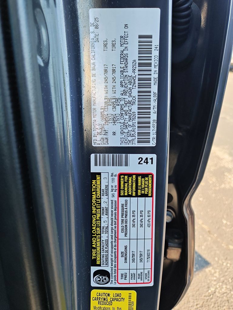 Used 2025 Toyota Tacoma SR5 AWD/4WD image 26