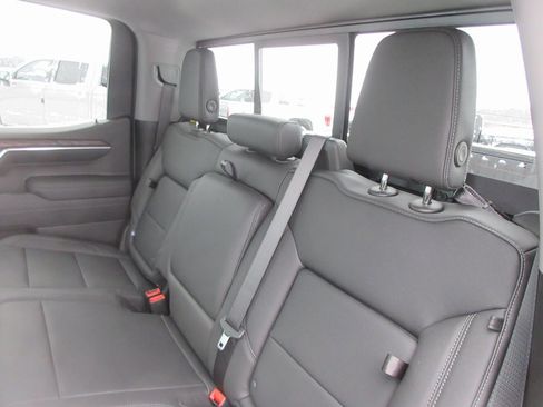 New 2026 GMC Sierra 1500 SLT w/ SLT Convenience Package image 15