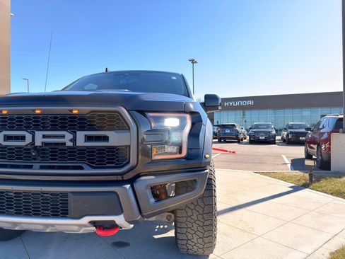 Used 2019 Ford F150 Raptor w/ Equipment Group 802A Luxury image 15