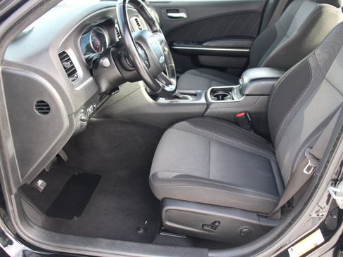 Used 2022 Dodge Charger SXT image 11
