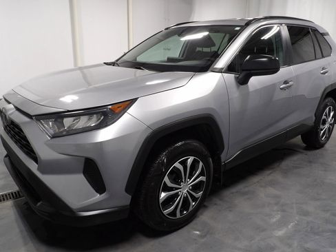 Used 2021 Toyota RAV4 LE image 5