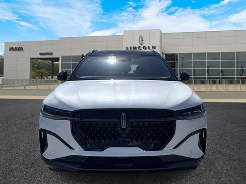 New 2026 Lincoln Nautilus Reserve image 8