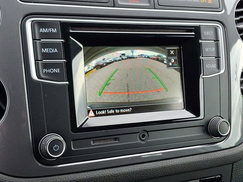 Used 2016 Volkswagen Tiguan S image 17