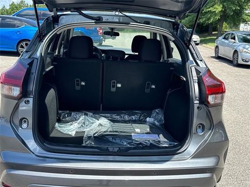 New 2025 Nissan Kicks Play S image 13