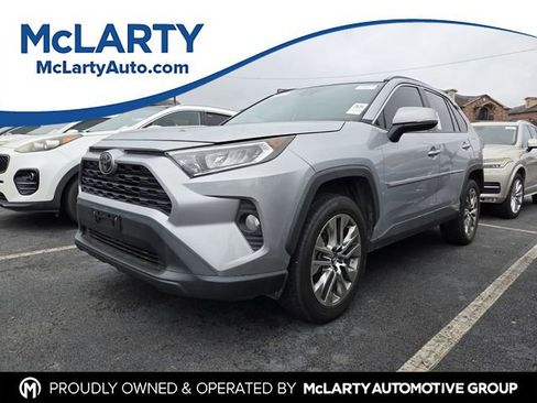Used 2019 Toyota RAV4 XLE Premium FWD image 1