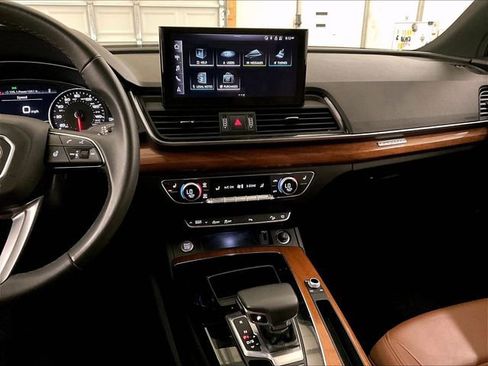 Used 2023 Audi Q5 2.0T Premium w/ Convenience Package AWD/4WD image 6
