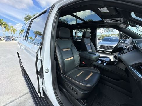 Certified 2024 GMC Yukon XL AT4 w/ AT4 Premium Package AWD/4WD image 34