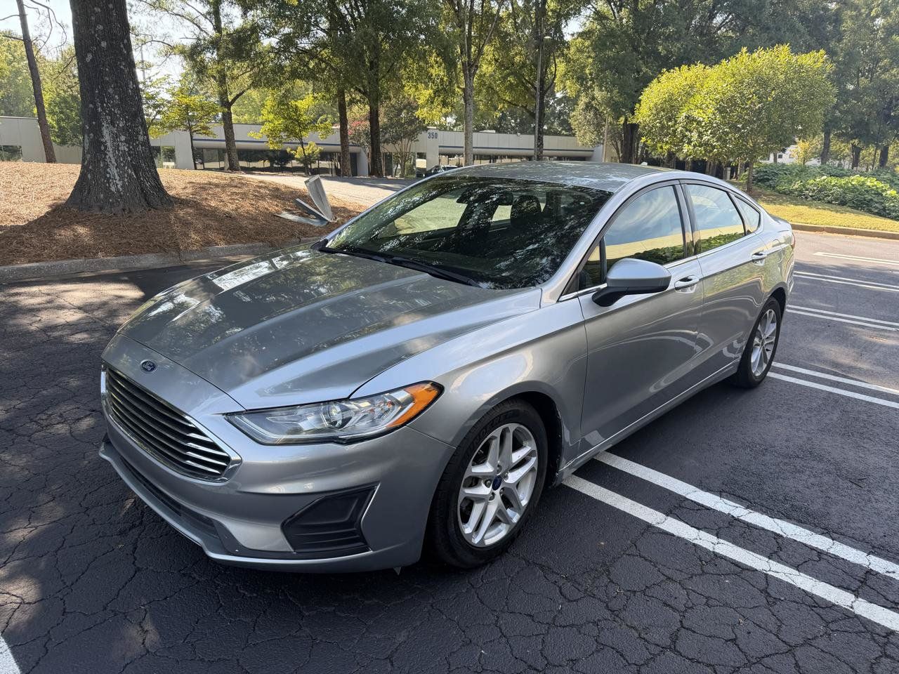 Used 2020 Ford Fusion SE FWD image 1