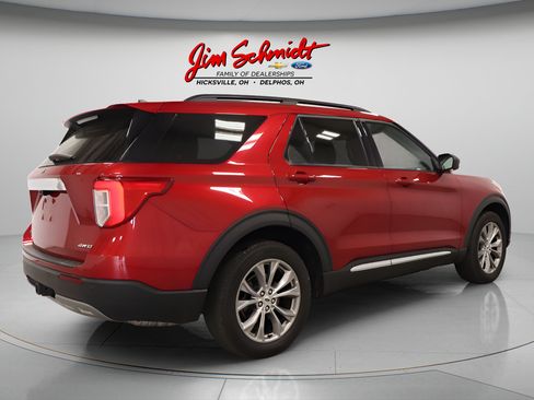 Used 2023 Ford Explorer XLT w/ Equipment Group 202A AWD/4WD image 3