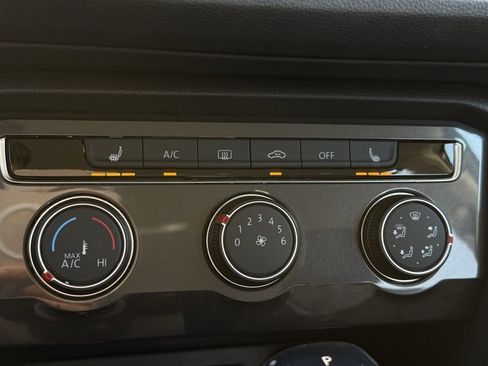 Used 2022 Volkswagen Tiguan S image 12