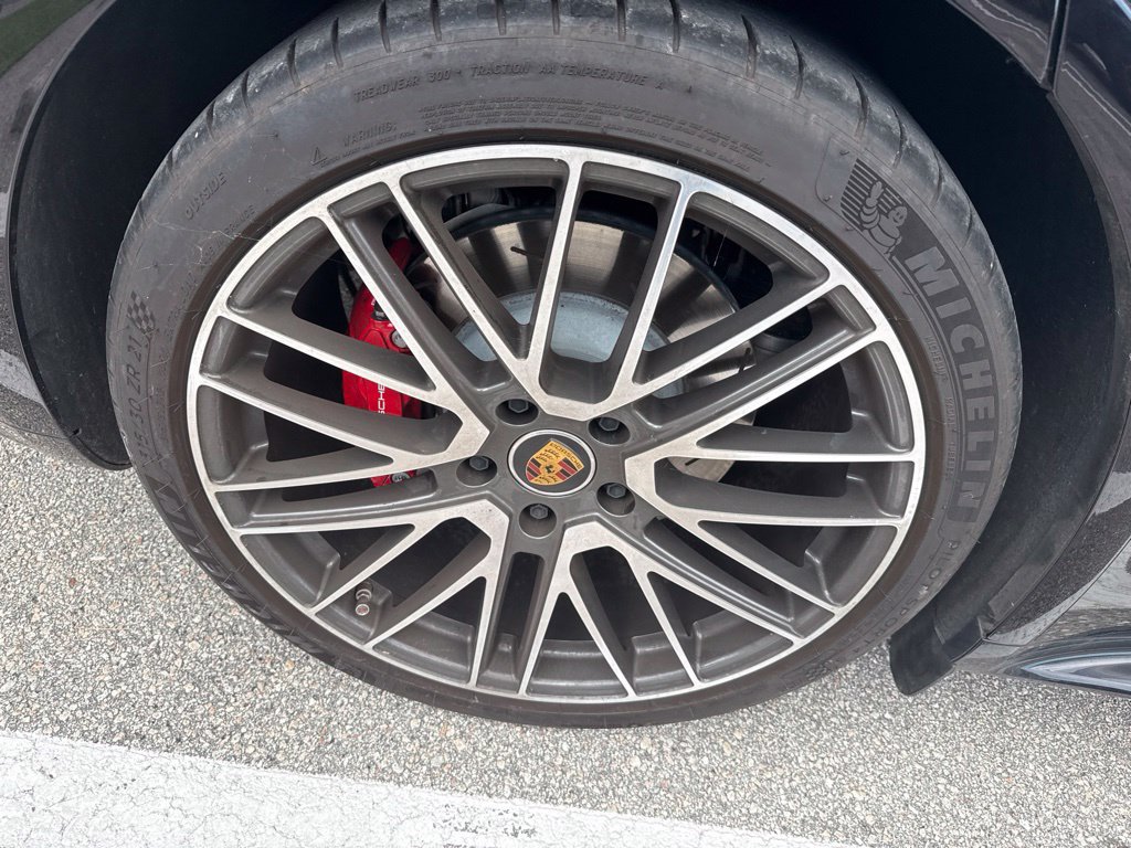 Certified 2023 Porsche Panamera 4S AWD/4WD image 24
