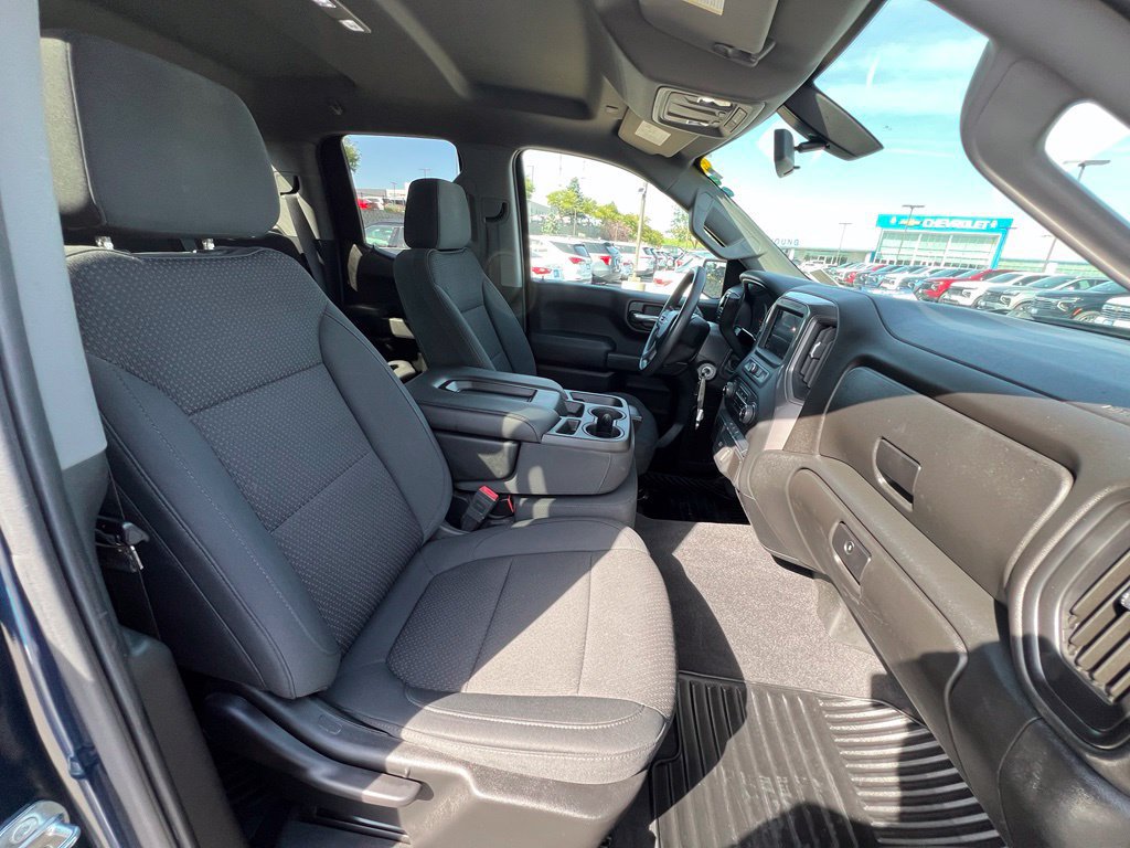 Used 2020 Chevrolet Silverado 1500 Custom w/ Custom Value Package AWD/4WD image 26
