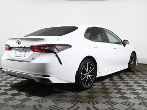 Used 2023 Toyota Camry SE w/ Cold Weather Package image 7