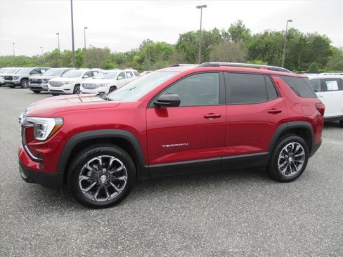 Used 2025 GMC Terrain Elevation w/ Elevation Premium Package image 4