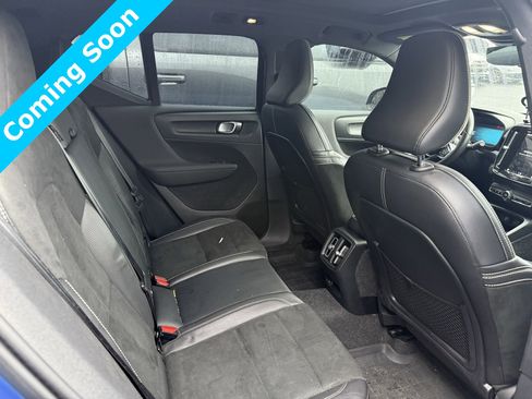 Used 2021 Volvo XC40 P8 Recharge w/ Advanced Package image 14