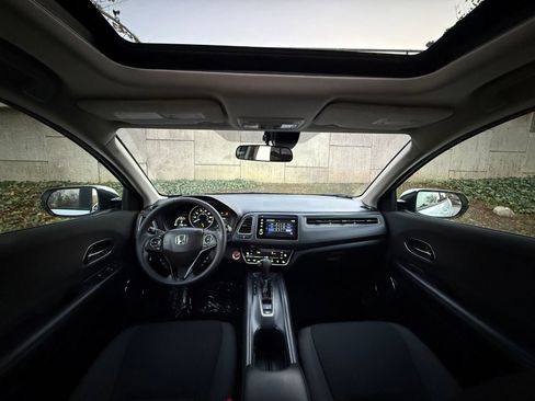 Used 2021 Honda HR-V EX image 19