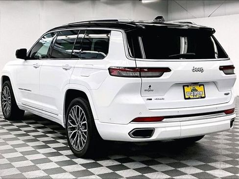 Used 2023 Jeep Grand Cherokee L Summit AWD/4WD image 3